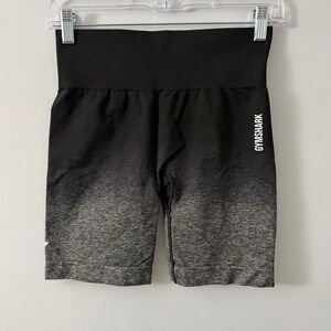 Gymshark Size Medium High-Waist Bike Shorts Athletic Ombre Black to Gray Used